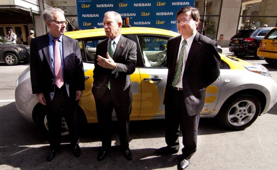  Nissan Leaf NYC taxi 2013 года  (фото 8 из 24)